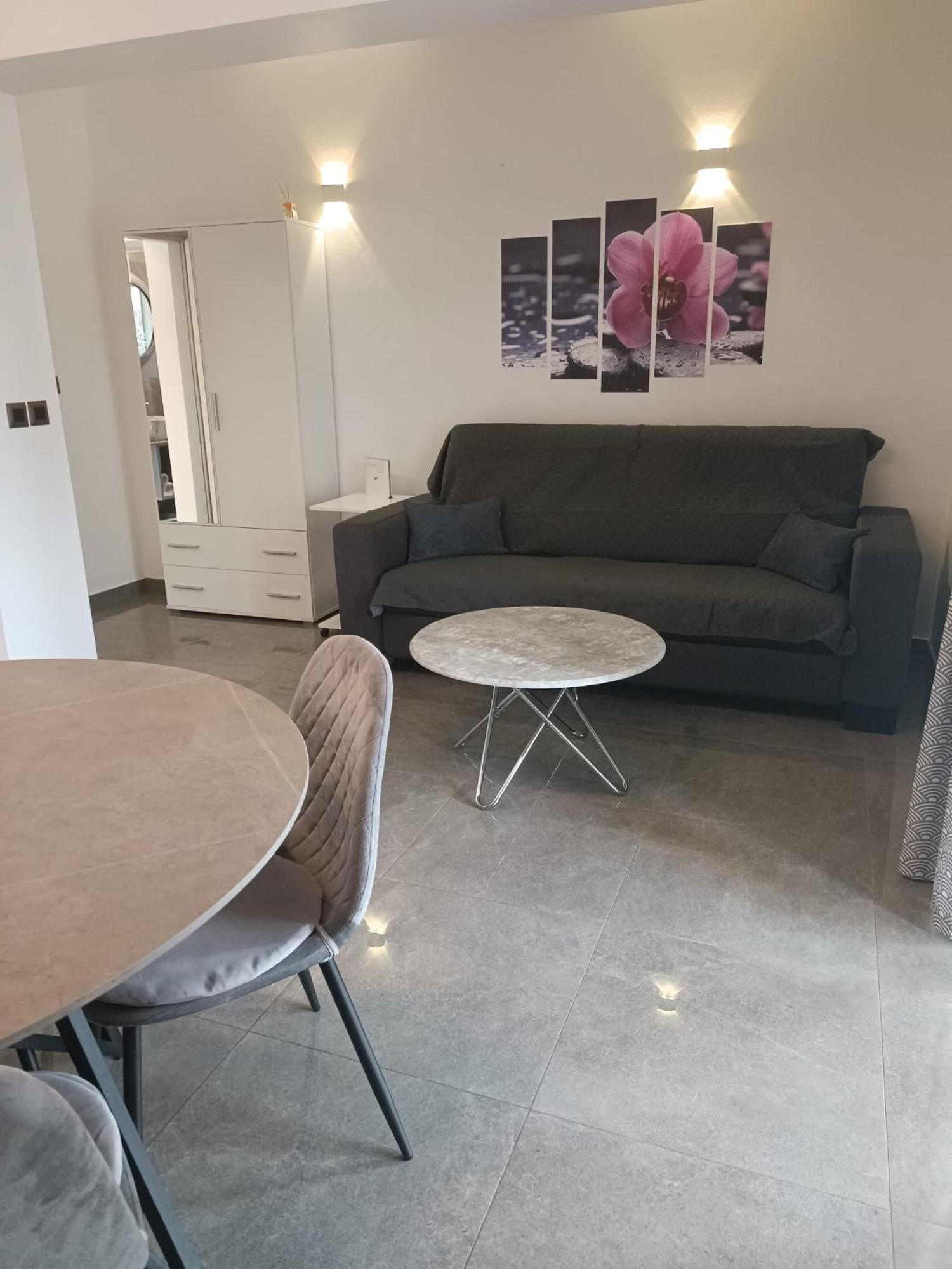 Luka Apartment