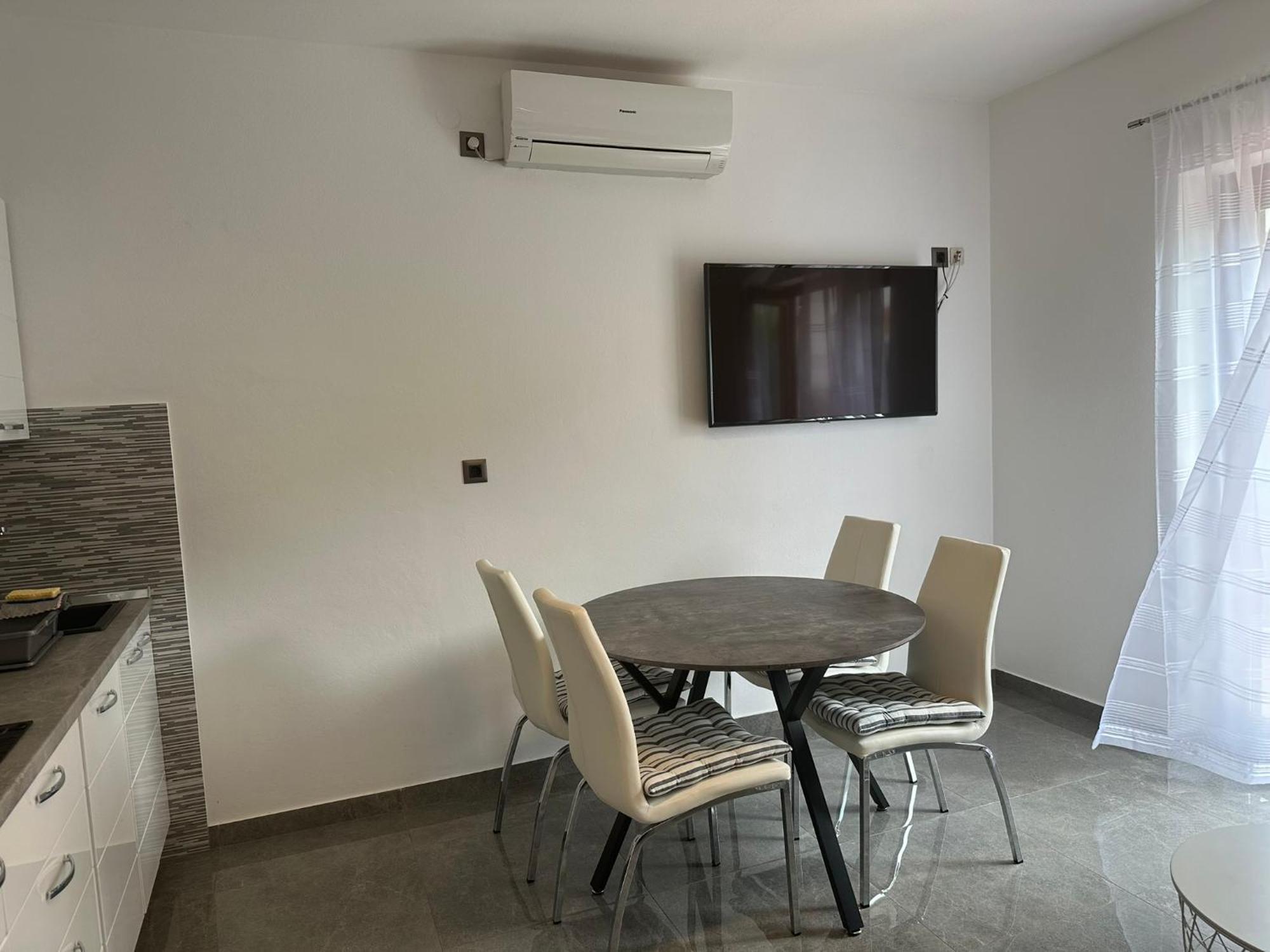 Apartment Luka